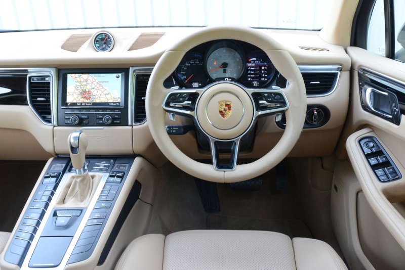Porsche Macan 2014 салон