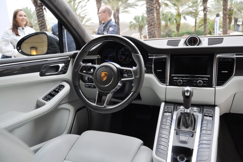 Porsche Macan Turbo 2021 салон