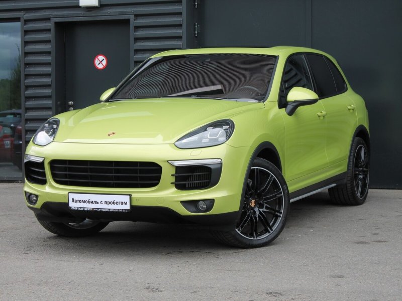 Porsche Cayenne 2021 зеленый