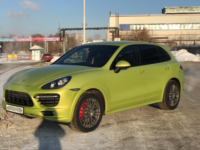 Porsche Cayenne 2020 зеленый