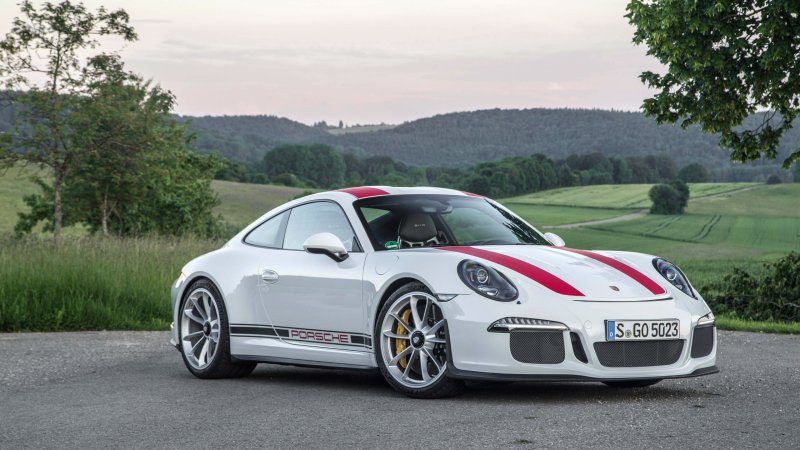 Порше 911 белый