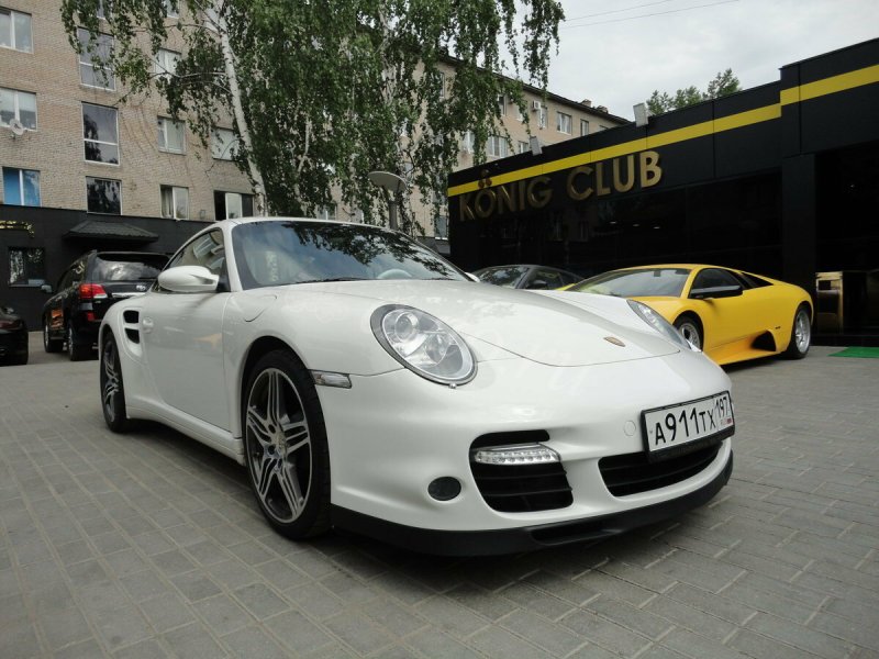 Порше 911 белый