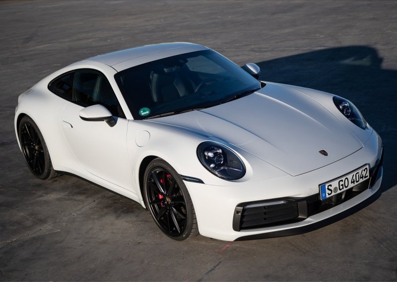 Порше 911 Каррера турбо с 2020