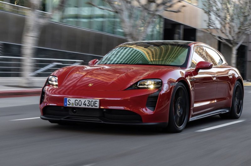 Тайкан GTS