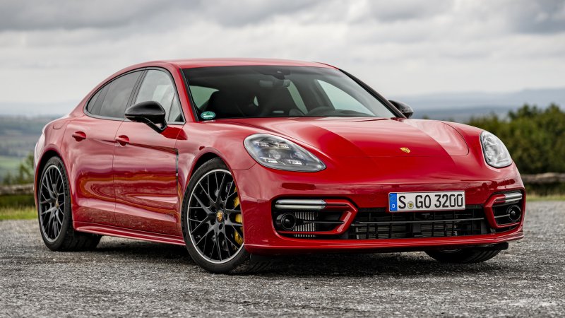 Порше Панамера GTS 2020