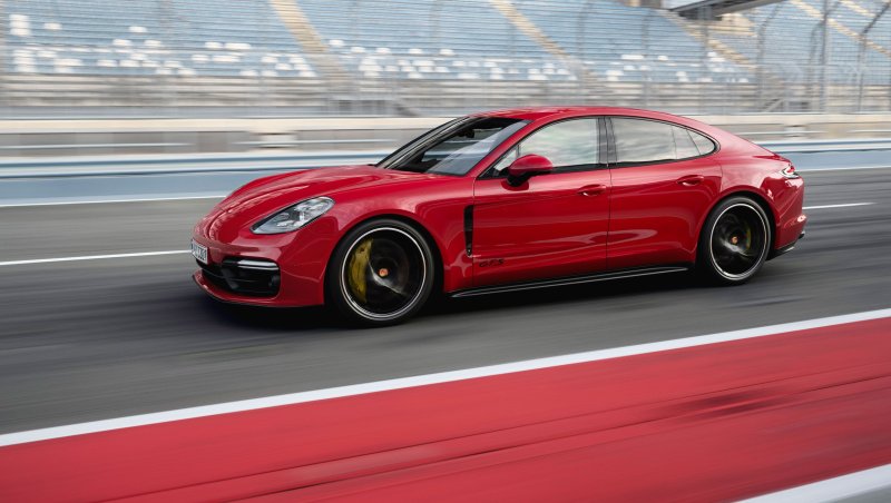 Порше Панамера GTS 2018
