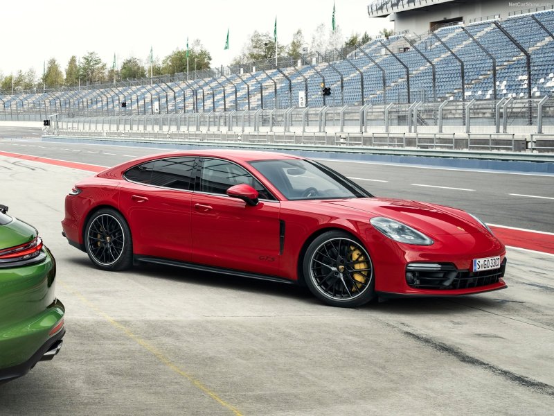 Porsche Panamera GTS 2020