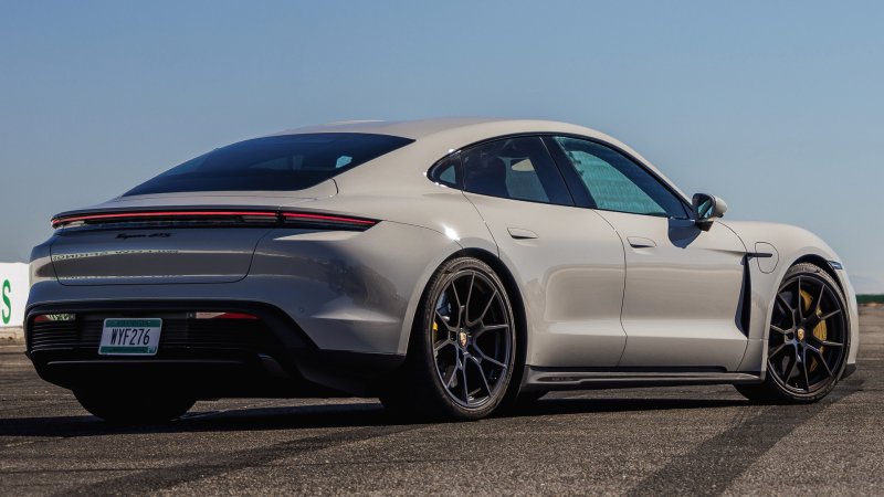 Porsche Taycan GTS 2022