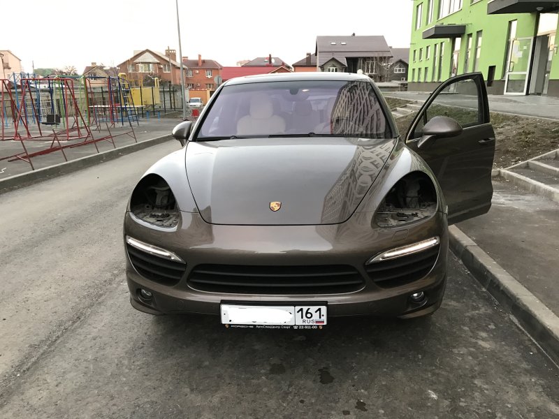 Porsche Cayenne 2008 без фар
