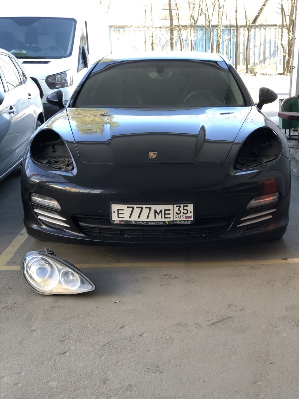 Порше Панамера без фар