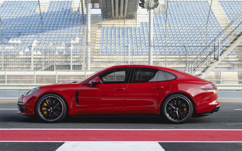 Порше Панамера GTS