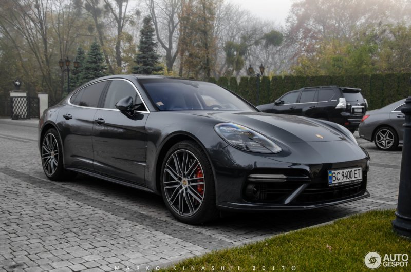 Porsche 971 Panamera Turbo