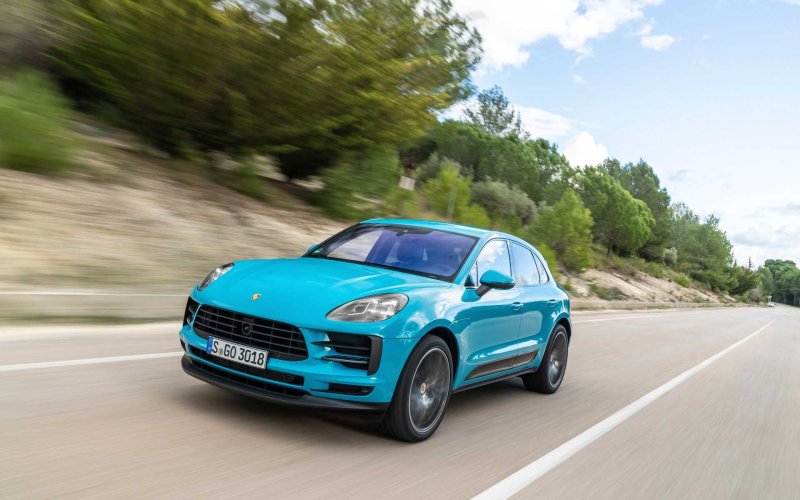 Porsche Macan Miami Blue