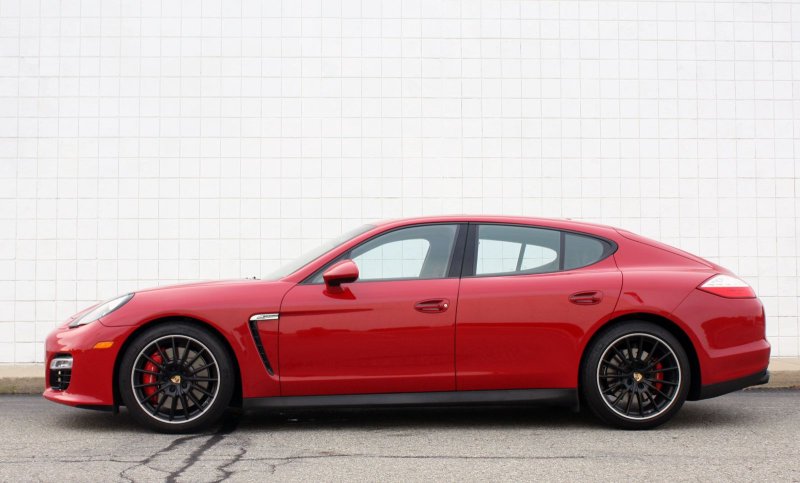 Porsche Panamera GTS 2013