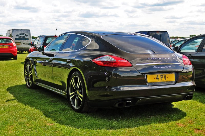 Porsche Panamera 1