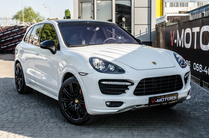 Порше Кайен 2012 GTS