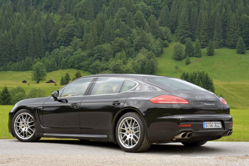 Porsche Panamera 4s 2014