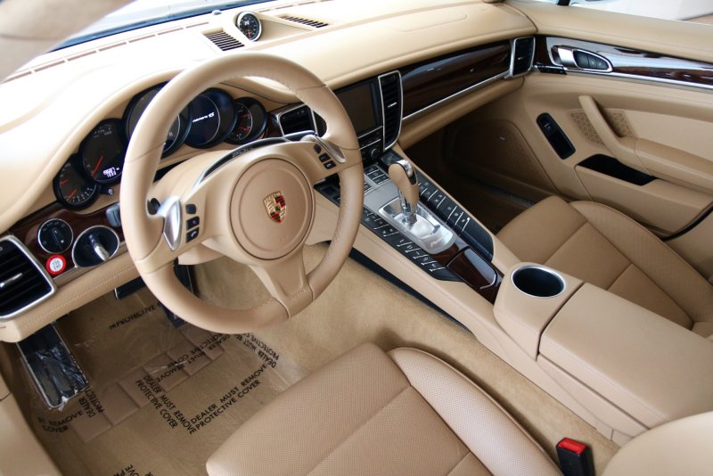 Porsche Panamera 4s салон