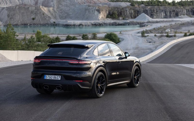 Porsche Cayenne Turbo gt 2022 Black