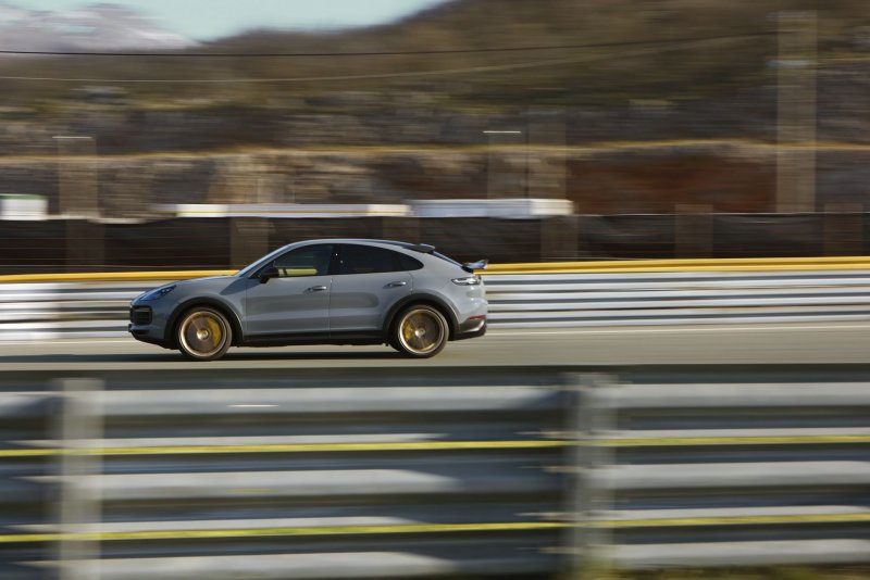 Porsche Cayenne 2022