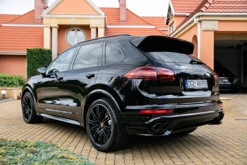 Porsche Cayenne Turbo s 2012