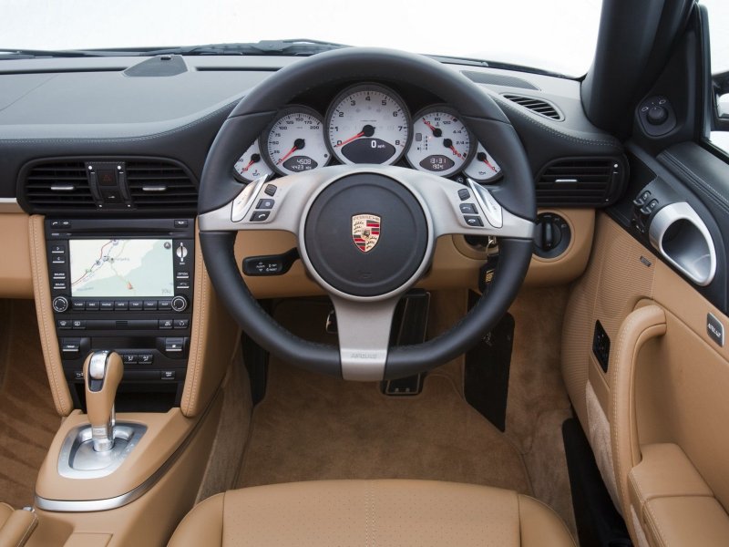 Порше 911 Каррера салон