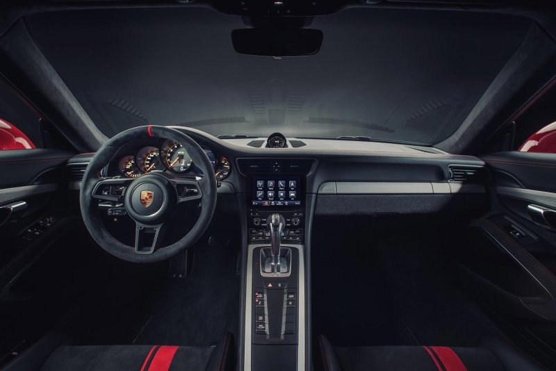 Порше 911 2018 салон