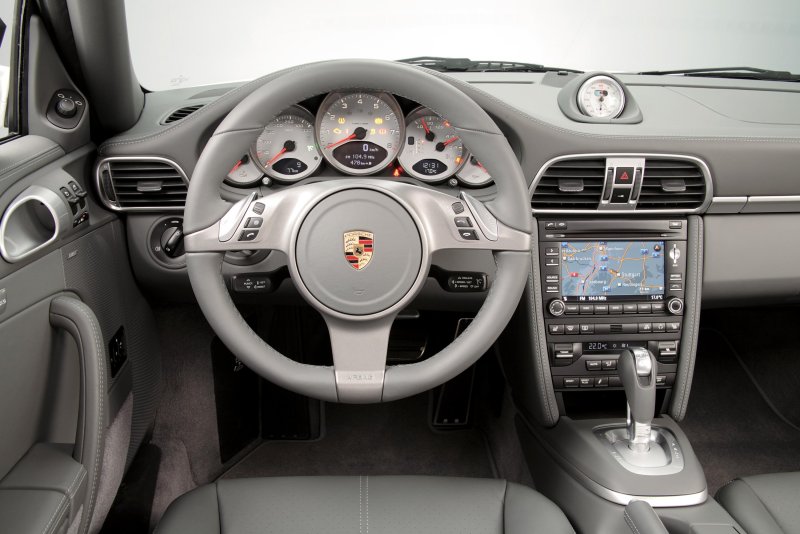 Порше 911 Каррера 4с салон