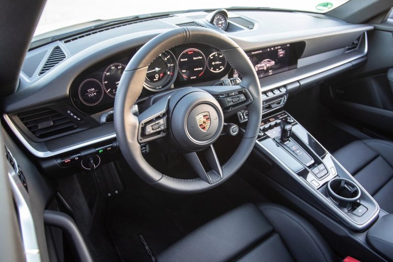 Porsche 911 Carrera 4s салон