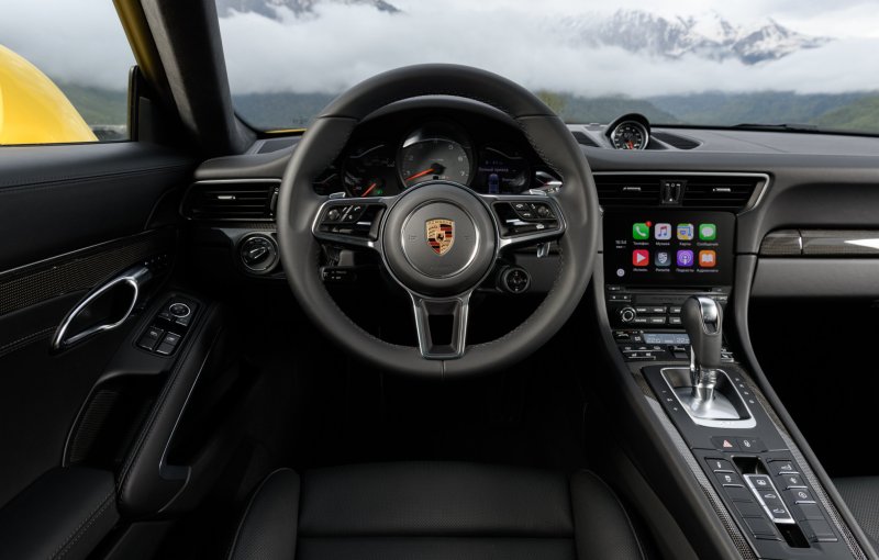 Порше 911 Каррера салон