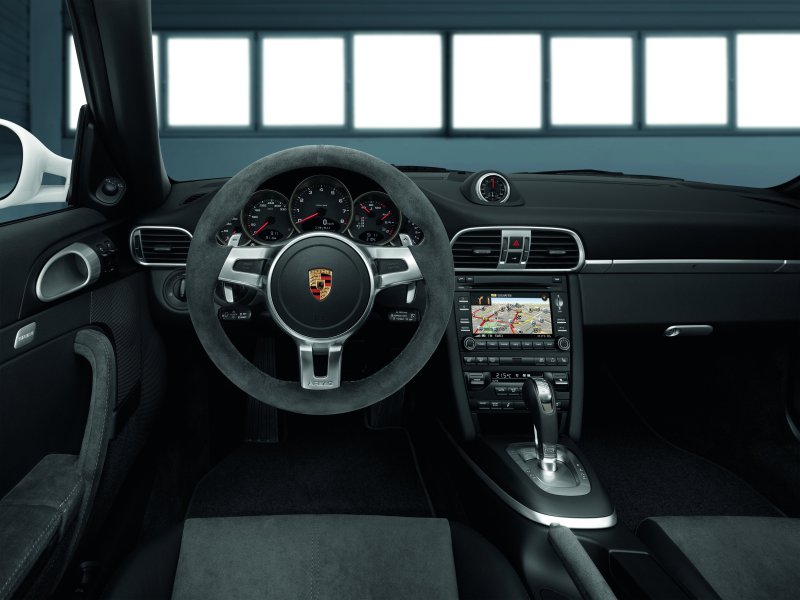 Порше 911 2011 салон