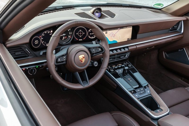 Порше 911 Каррера салон