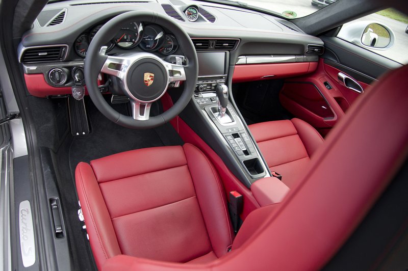 Porsche 911 Turbo s салон