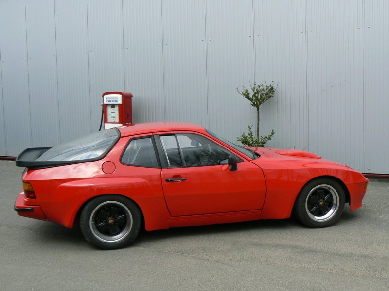 Flying Porsche 924