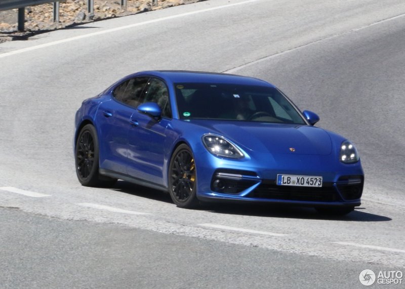 Porsche Panamera 2021 синий