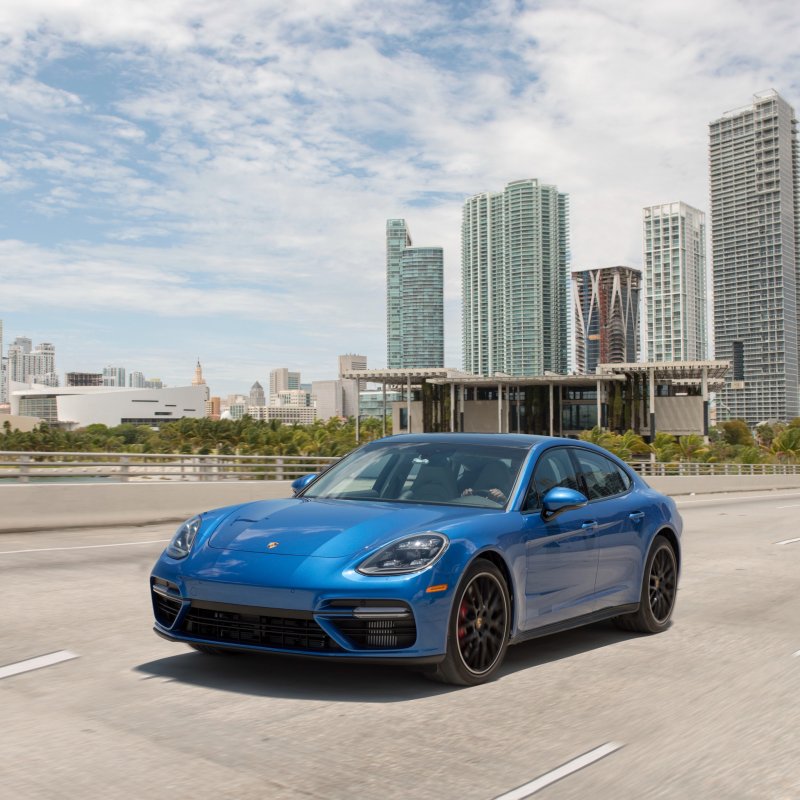 Porsche Panamera 2021 синий