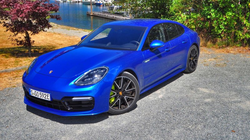 Porsche Panamera 2020 синий