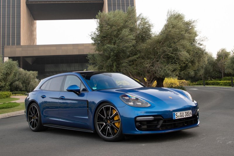 Порше Панамера GTS 2020