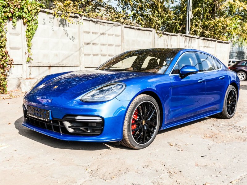 Porsche Panamera синий