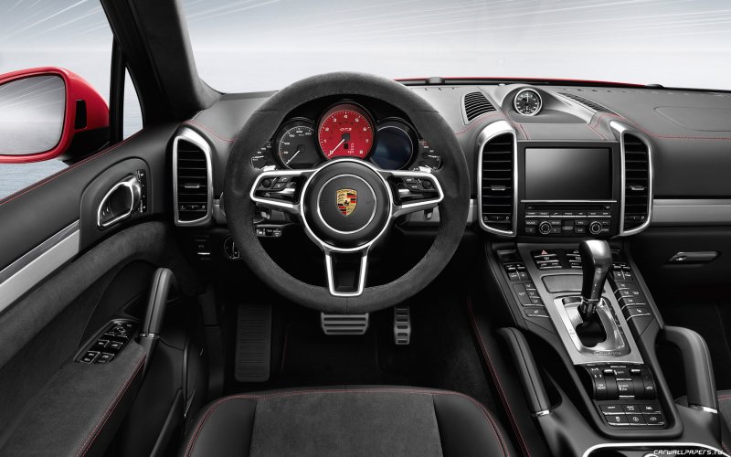 Porsche Cayenne GTS 2015 салон