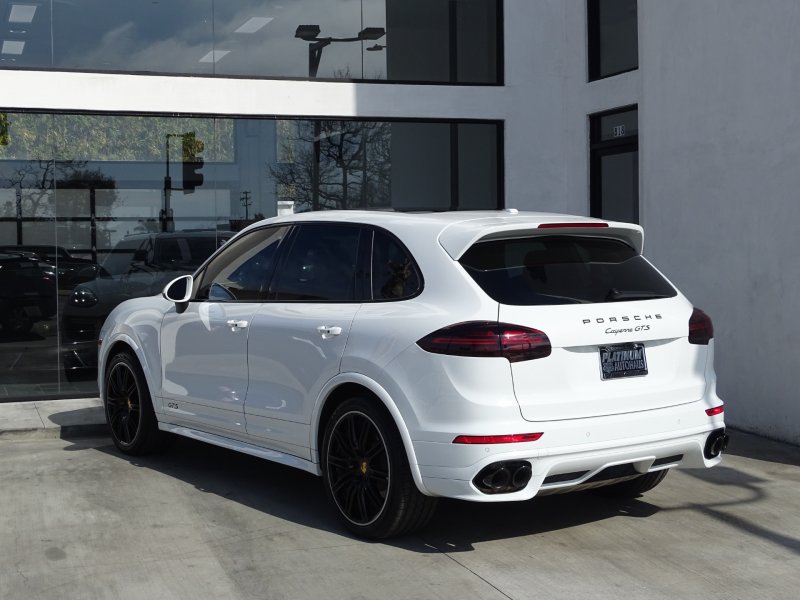 Porsche Cayenne GTS 2016