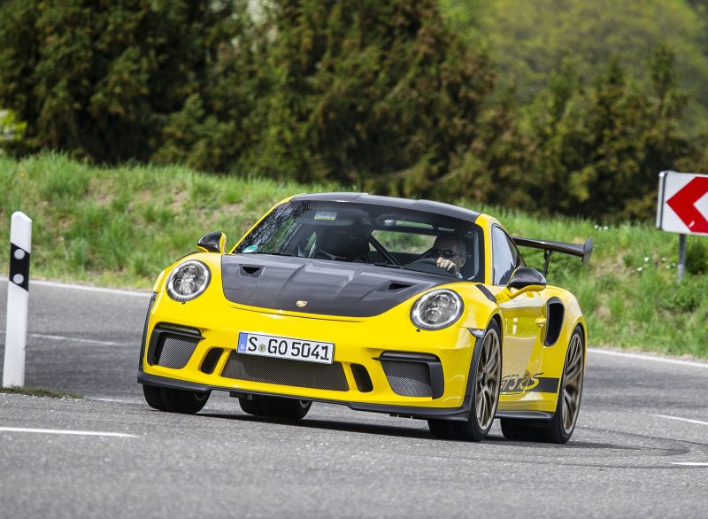 Porsche 911 gt3 RS Weissach Yellow