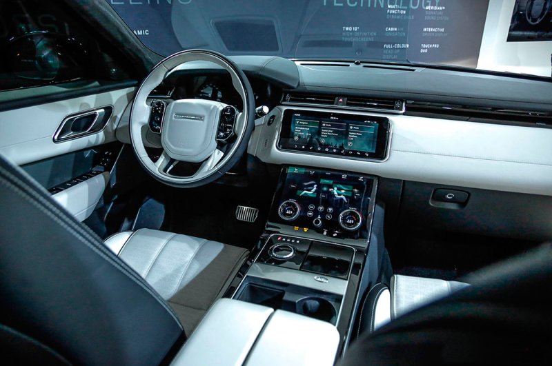 Range Rover Velar салон