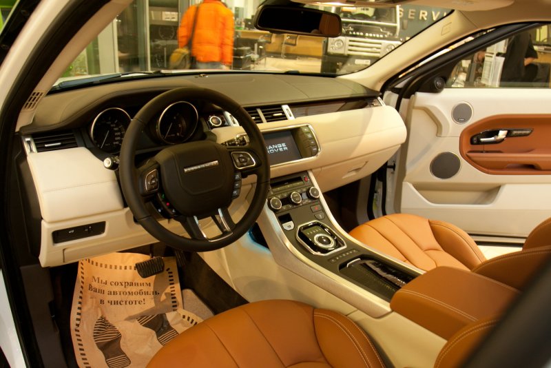 Range Rover Evoque 2021 коричневый салон