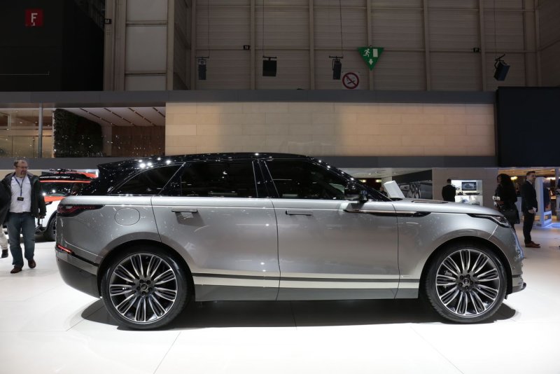 Range Rover Velar Grey