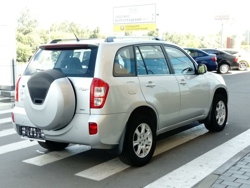 Chery Tiggo t11 сзади