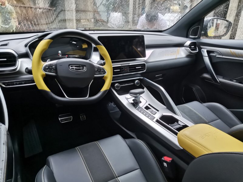 Geely Coolray 2022