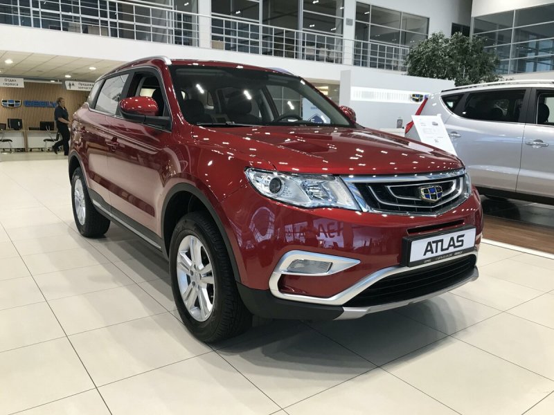 Geely Atlas 2020 красный