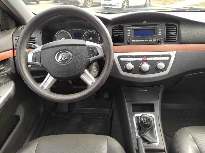 Lifan Solano 2011 620
