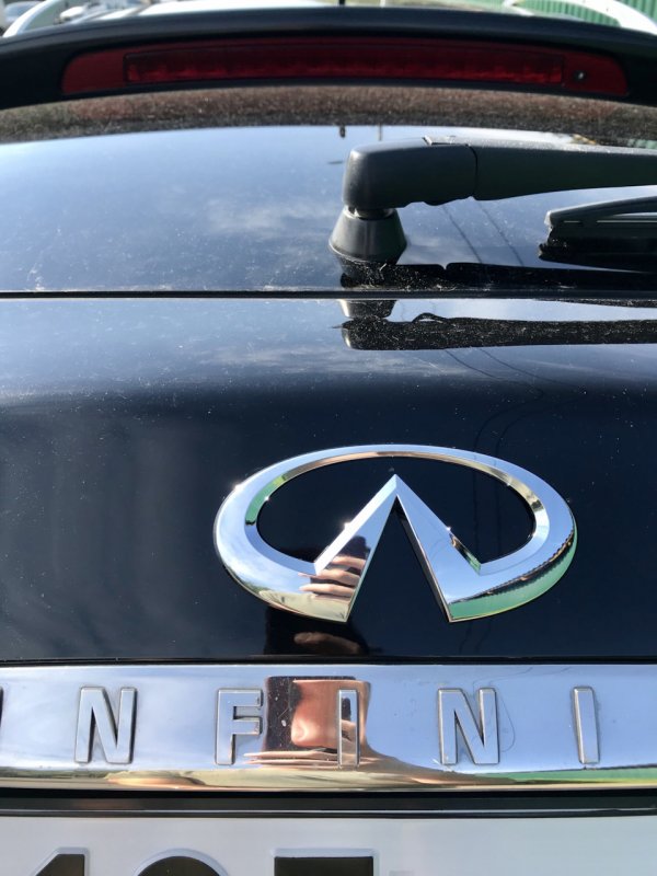 Эмблема крышки багажника Infiniti ex25